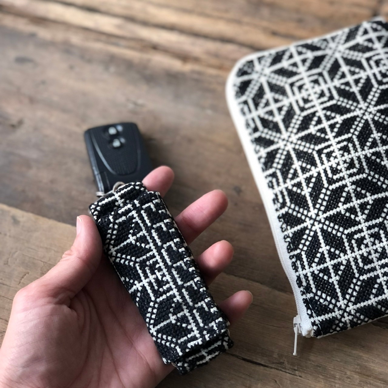 パレスチナ刺繍　キーホルダー（羽） TATREEZ