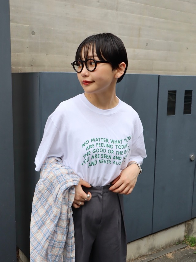 【ユニセックス】レタリングTシャツ