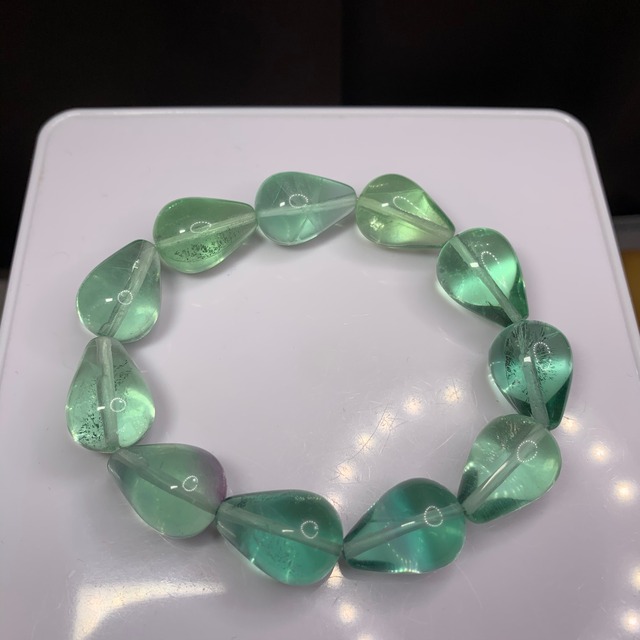 b214 フローライトブレスレット