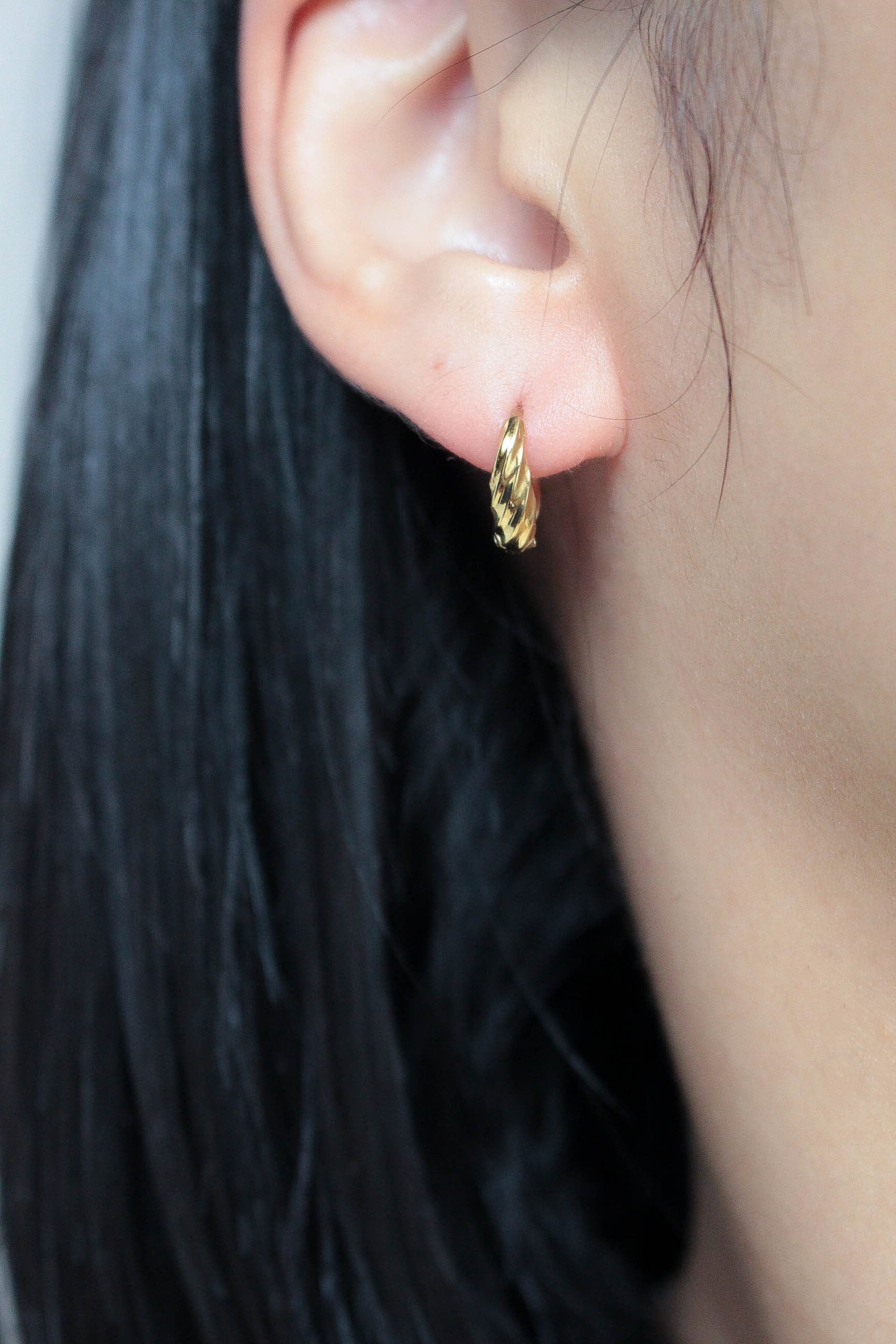 Drop Twist Hoop Pierce | ebine(エビネ)|金属アレルギー対応アクセサリー