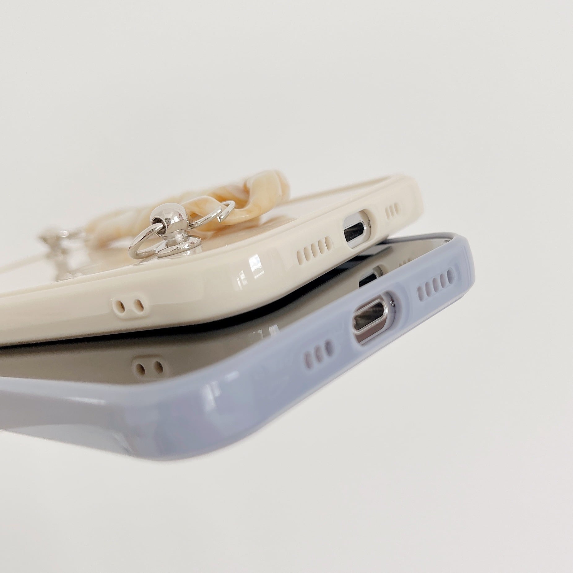 おしゃれに落下防止◎ブラウン べっ甲風チェーン iPhone14 対応