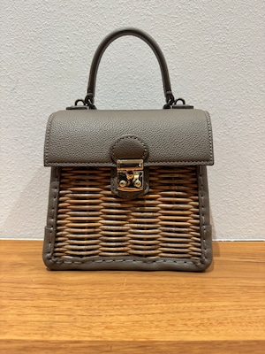 IT2-5 eb.a.gos "フニュシュリンク・ハンドバッグ"(S)-BAIGE-