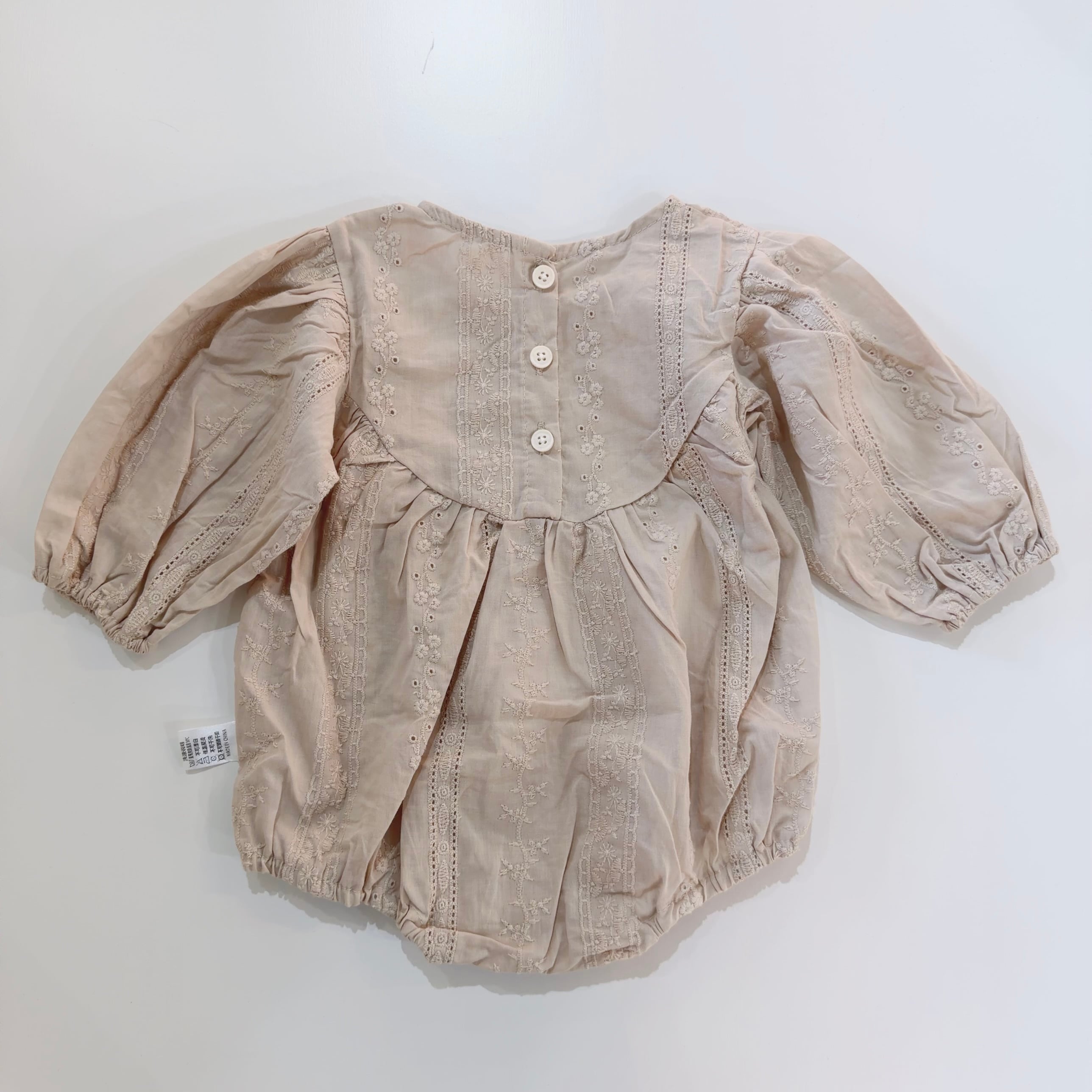 長袖レースロンパース