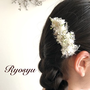 白いかすみ草のヘアクリップ