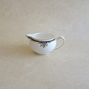 英国・ウェッジウッド OSBORNE　クリーマー