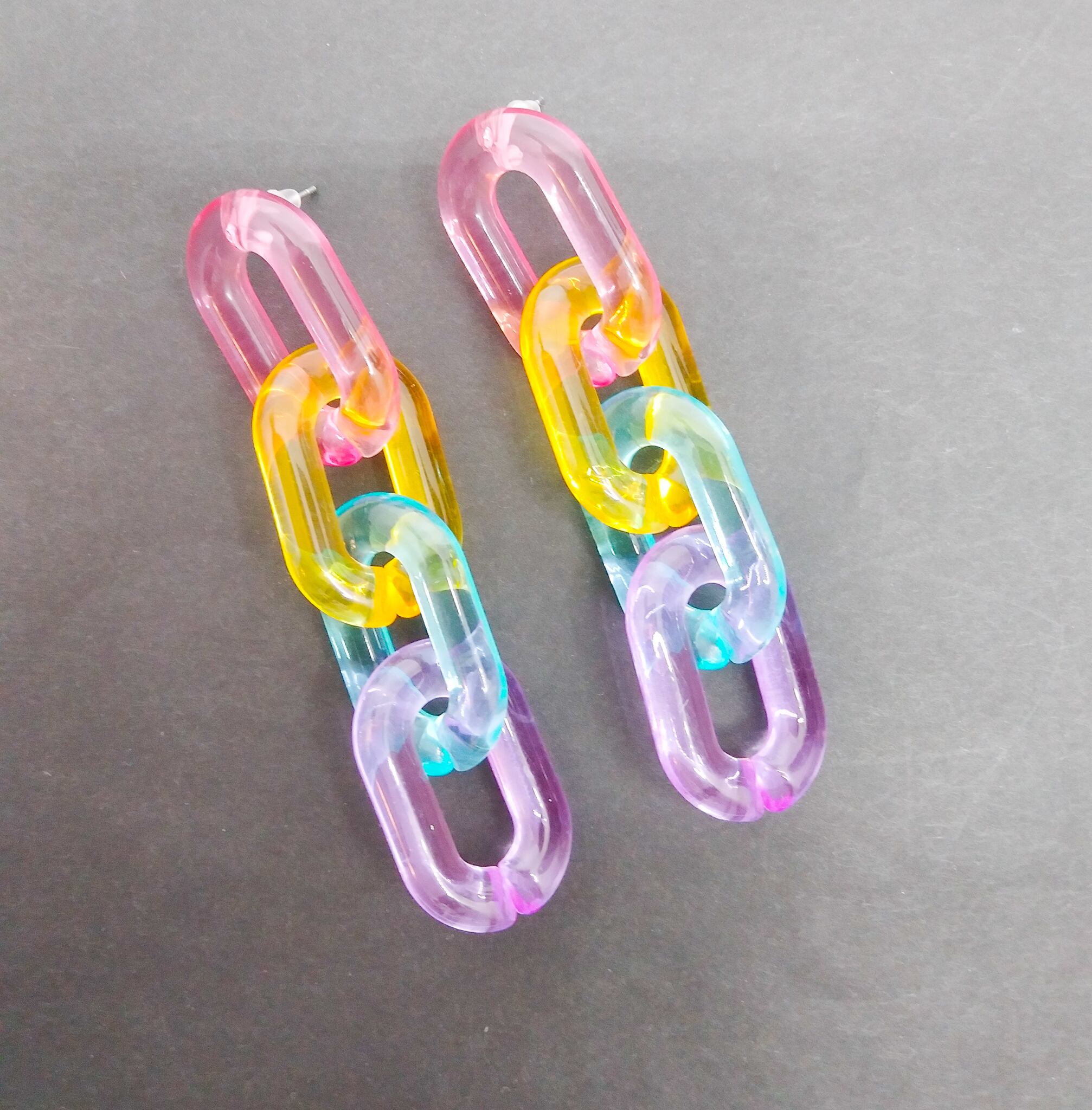 4連4色クリアカラフルピアス クリア 夏アクセサリー ピアス ゆれるピアス 女子会 大人女子 アクセサリー好き カラフル