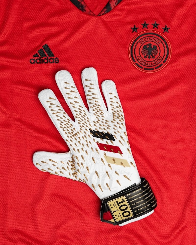 ノイアー ドイツ代表 100試合出場 記念グローブ Finest Gk Glove