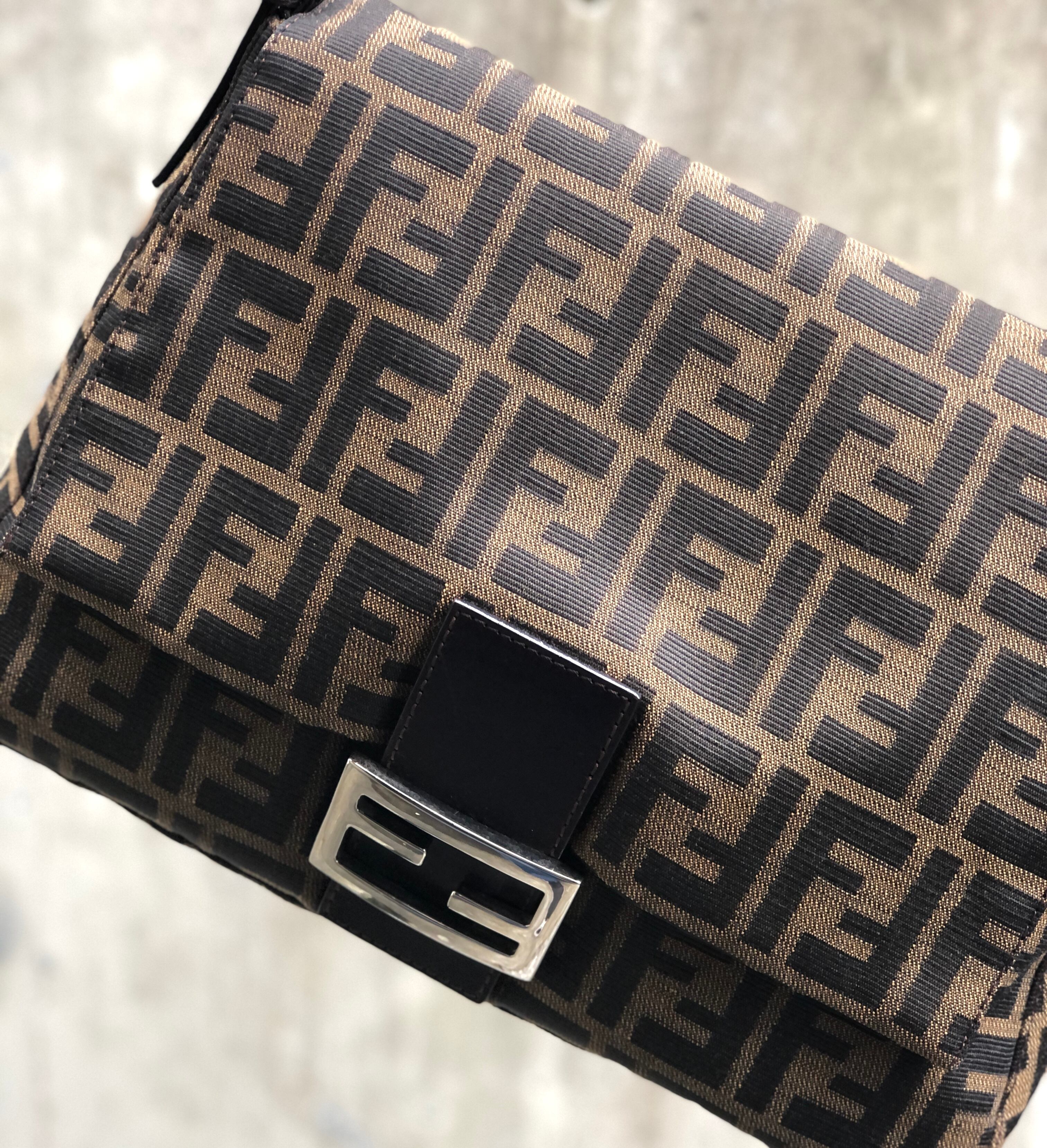 FENDI フェンディ　ズッカ柄　ジャガード　マンマバケット　ハンドバッグ　ブラウン×ブラック　オールド　ヴィンテージ　vintage　p2jpjj  | VintageShop solo powered by BASE