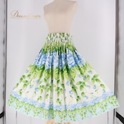 フラダンス 衣装 パウスカート メネフネプランテーション ホワイト系 MENEHUNE PLANTETION 日本製 シングル かわいい ローズ柄 爽やか 華やか 鮮やか 明るい 水色 ハワイアン アロハ ハワイアンプリント フラ ダンス レッスン 練習