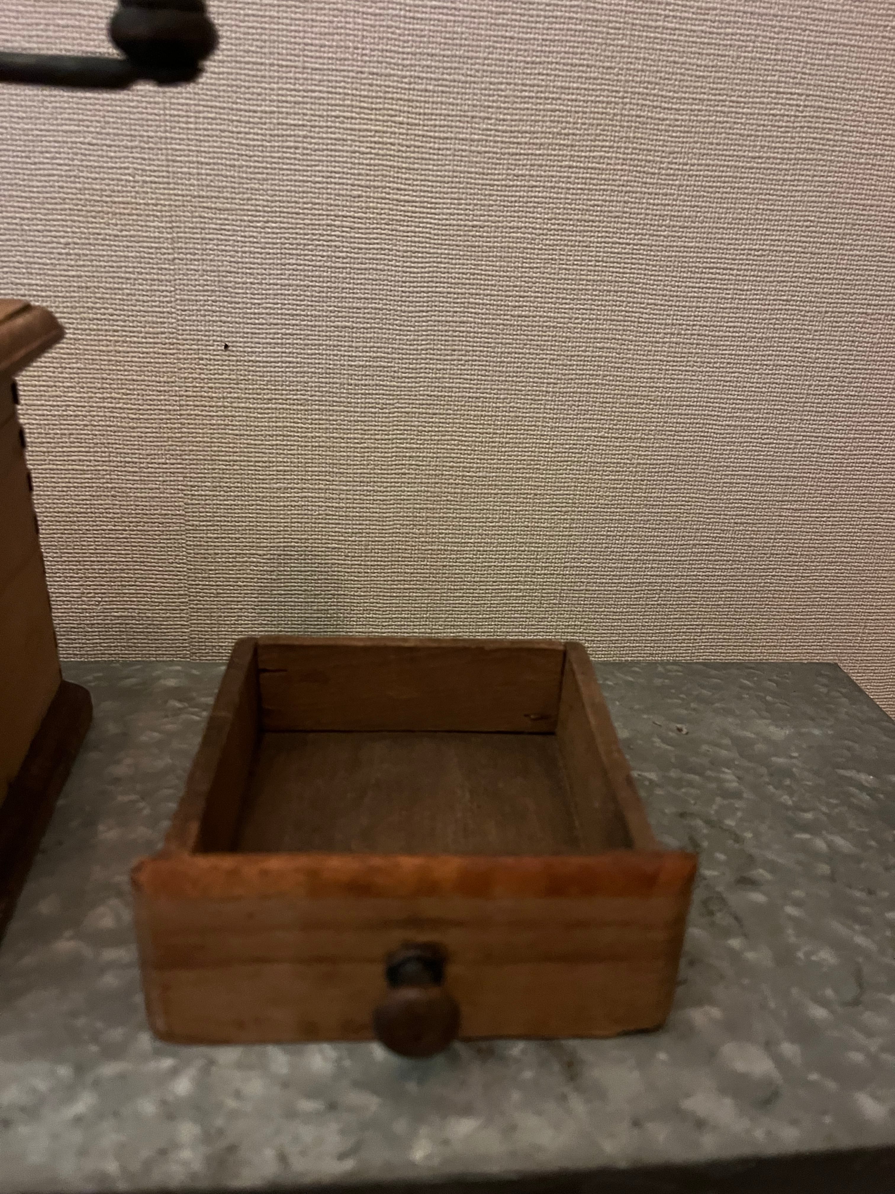 Coffee Mill antique＜コーヒーミル・木製ミル・古道具・アンティーク