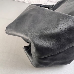 LOEWE ロエベ ナッパ　アイレ アナグラムロゴ ハンドバッグ 黒 A-13128