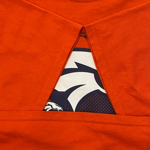 【NFL】デンバーブロンコス Tシャツ DENVER BRONCOS ロゴ プリント ビッグサイズ XL us古着 アメリカ古着