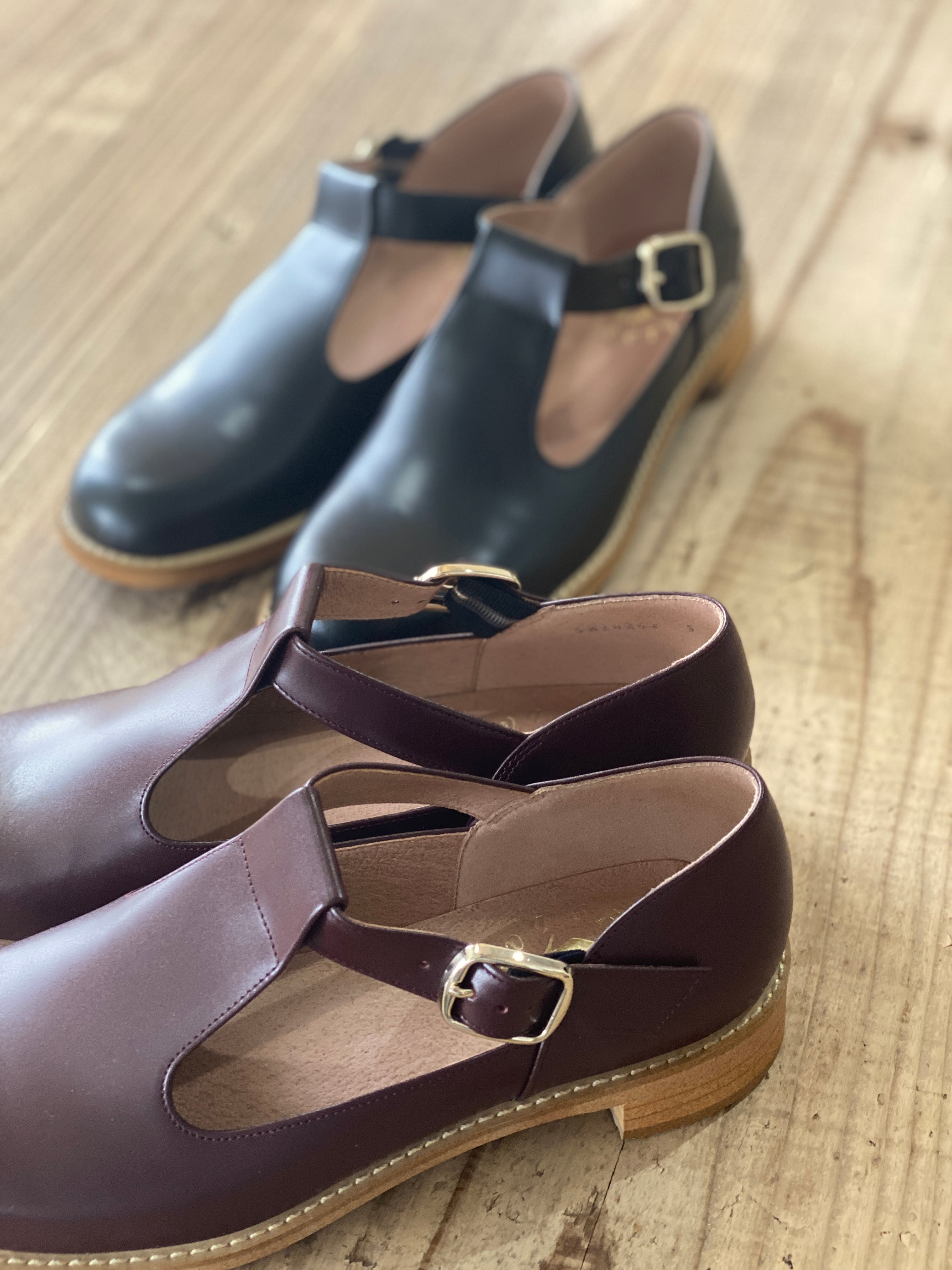 Tストラップレザーシューズ (20cm~25.5cm) | SHOESbakery
