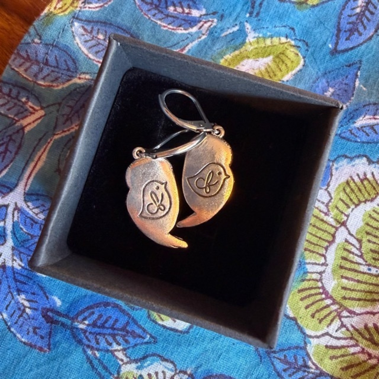 TOPANGA Jewelry 　Silver Owl Earrings　シルバーアウルピアス　フクロウ　ピアス　　フープピアス　アニマル　シルバー　ギフト　プレゼント