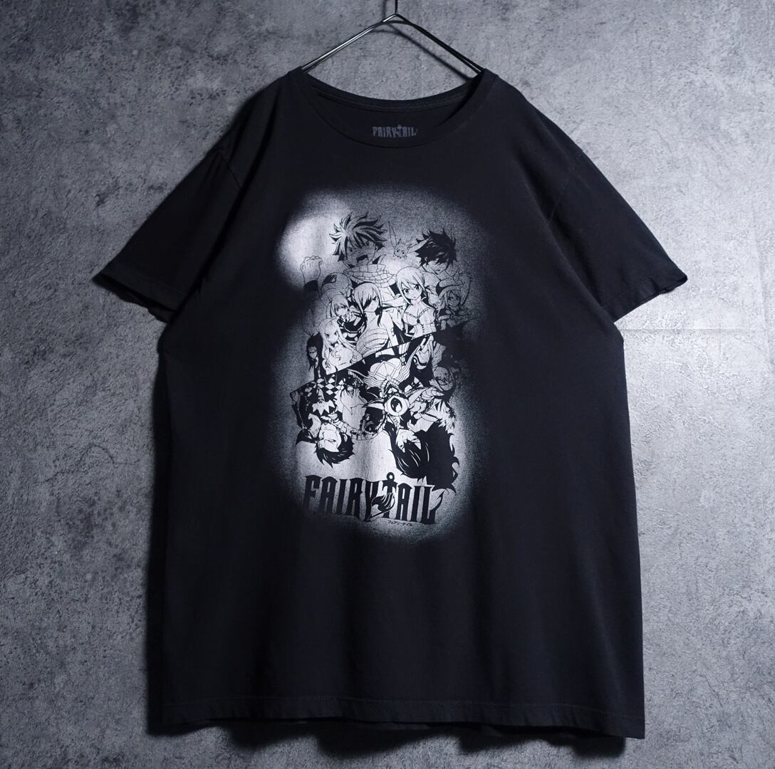“FAIRYTAIL” Black character print T-shirt