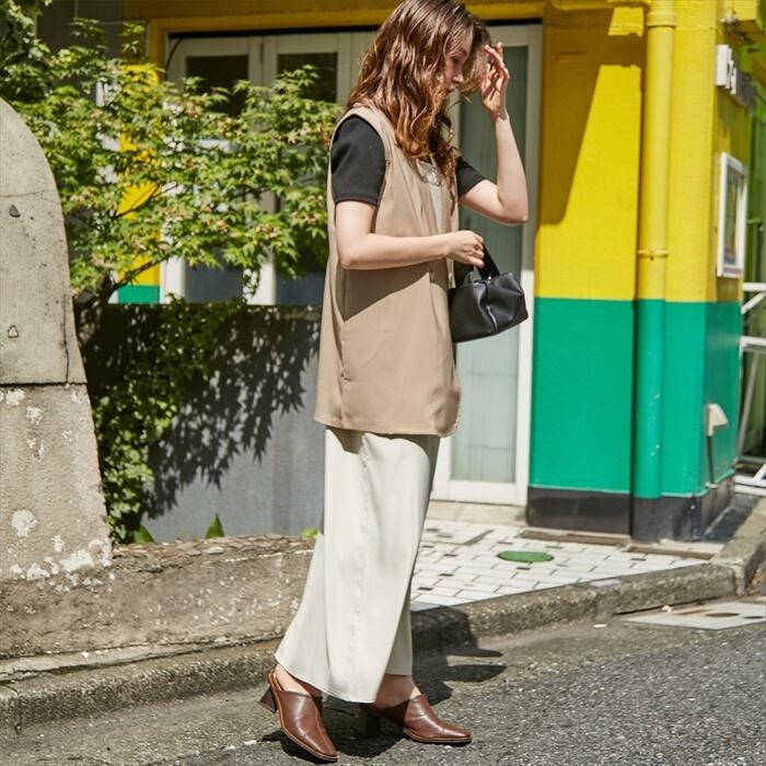 今年らしいトレンドスタイルに仕上がる☆スリーブレスジャケット