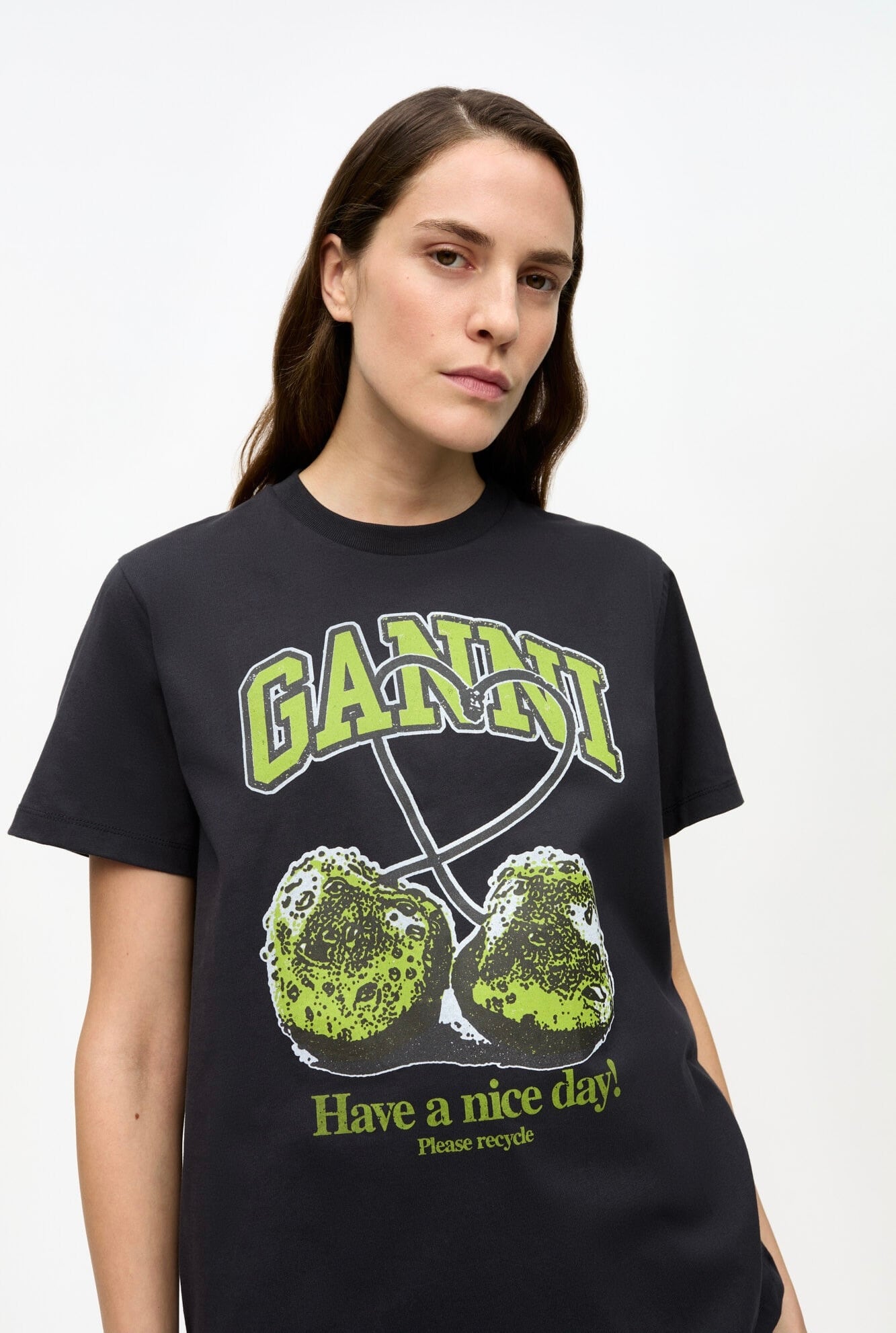 GANNI】BLACK BASIC JERSEY GREEN CHERRY RELAXED T-SHIRT