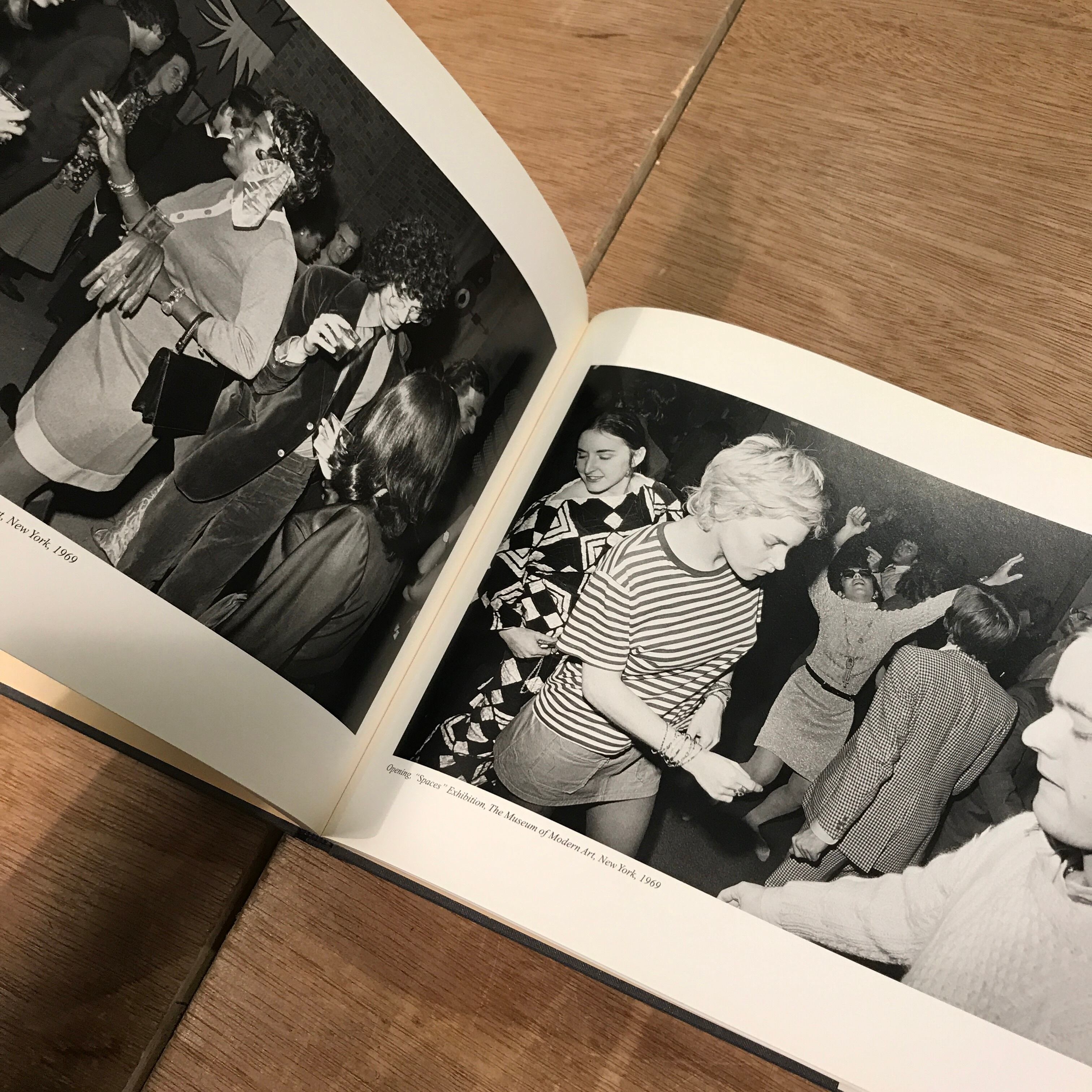 Public Relations / Garry Winogrand | 百年