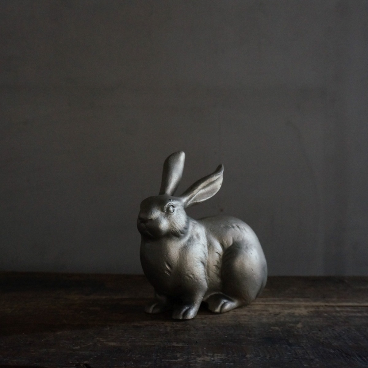 古いうさぎの置物 | Konishi Koffee web shop