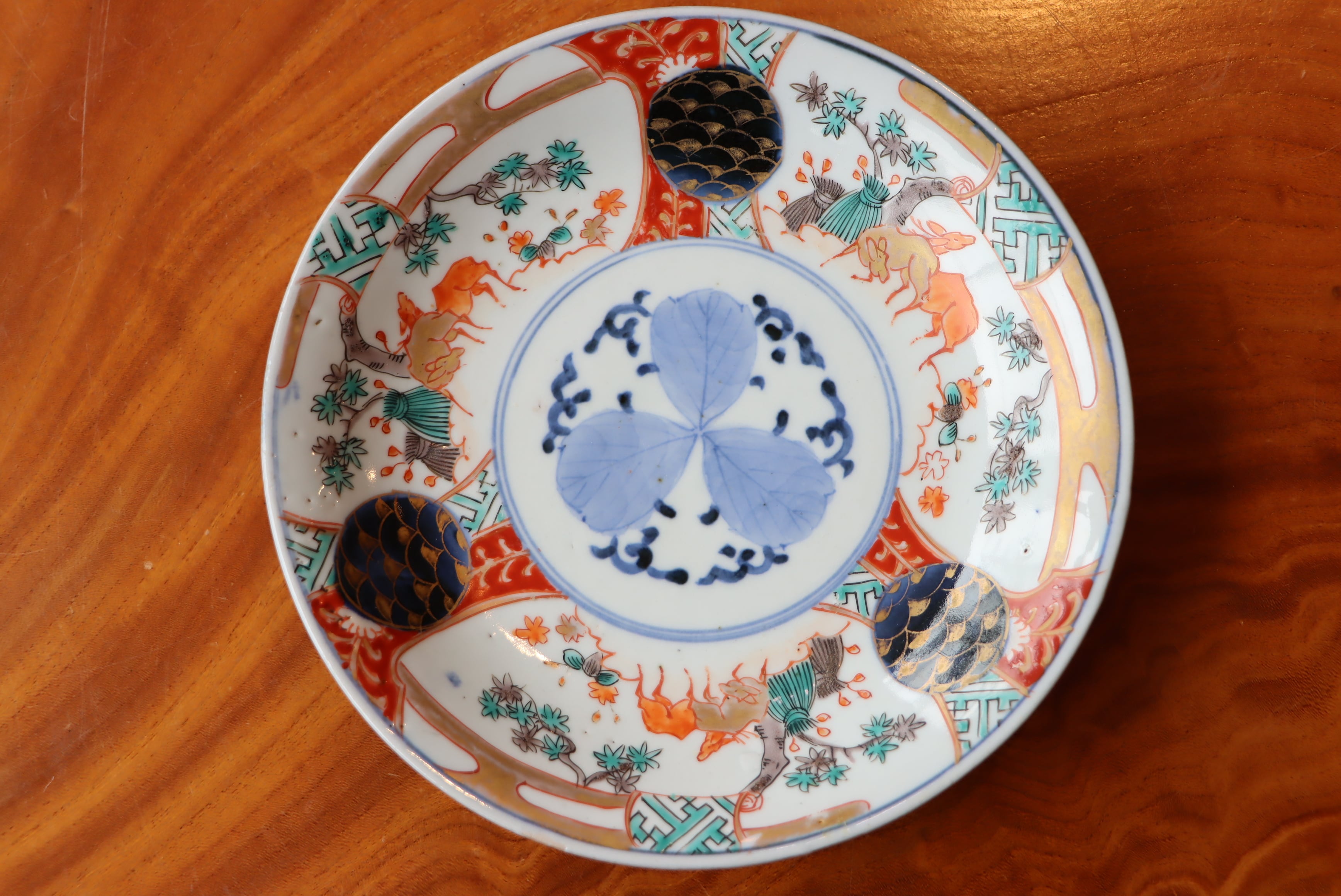 古伊万里染付鹿紅葉文皿 古伊万里染付鹿紅葉文皿 【公式通販】