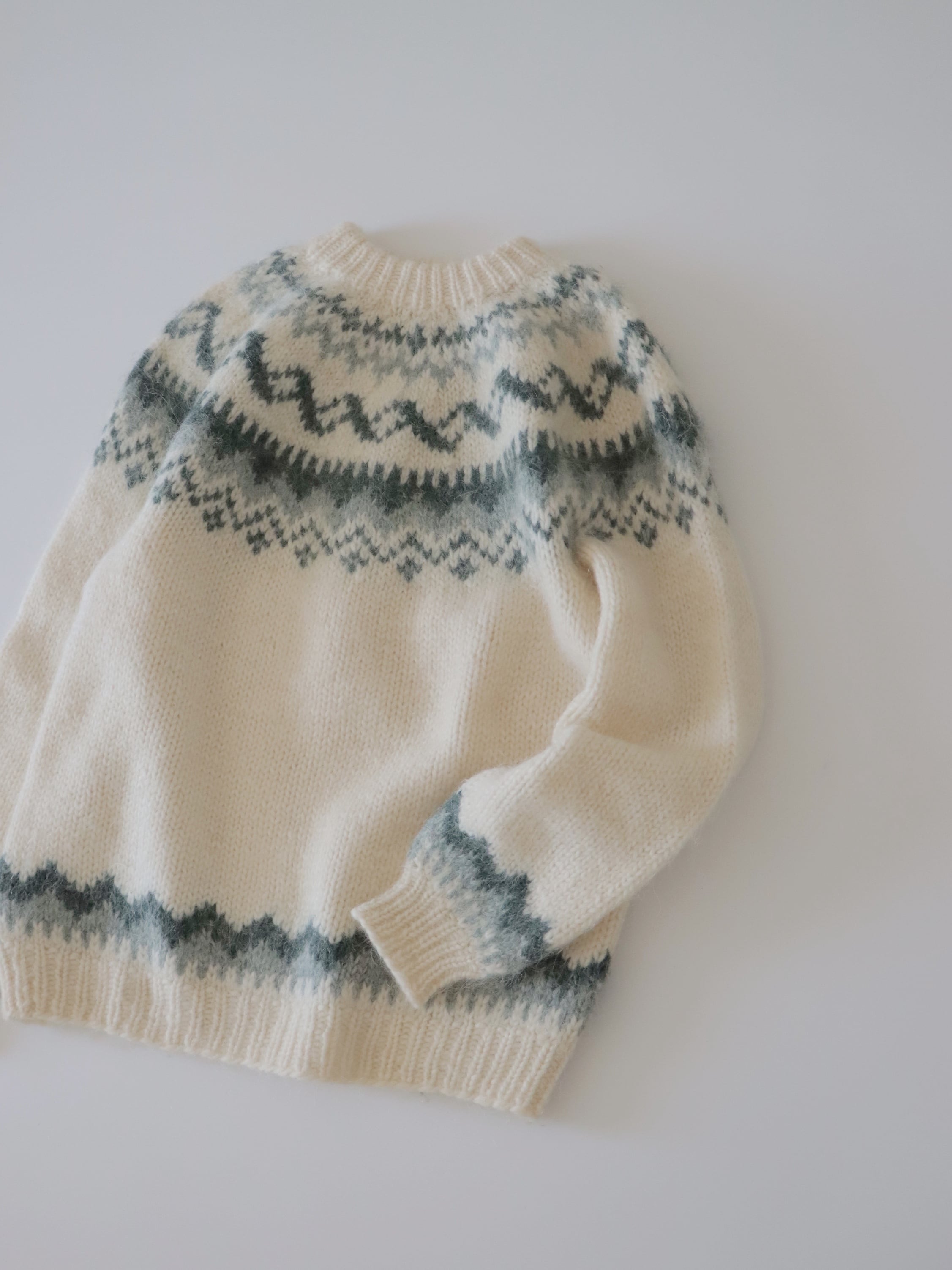 ●Hand made in ICELAND wool design Nordic sweater