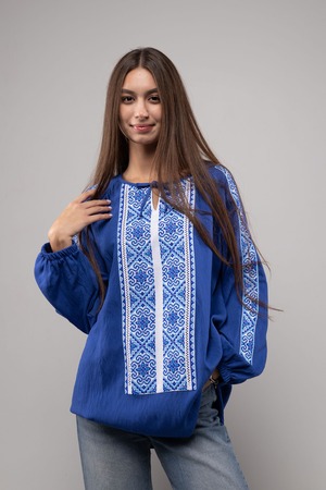 ウクライナ刺繍ヴィシヴァンカ クロスステッチ　手刺繍　ブラウス　麻　レディース・フリーサイズ