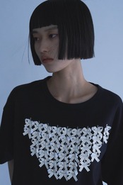 Ribbon embroidery t-shirt