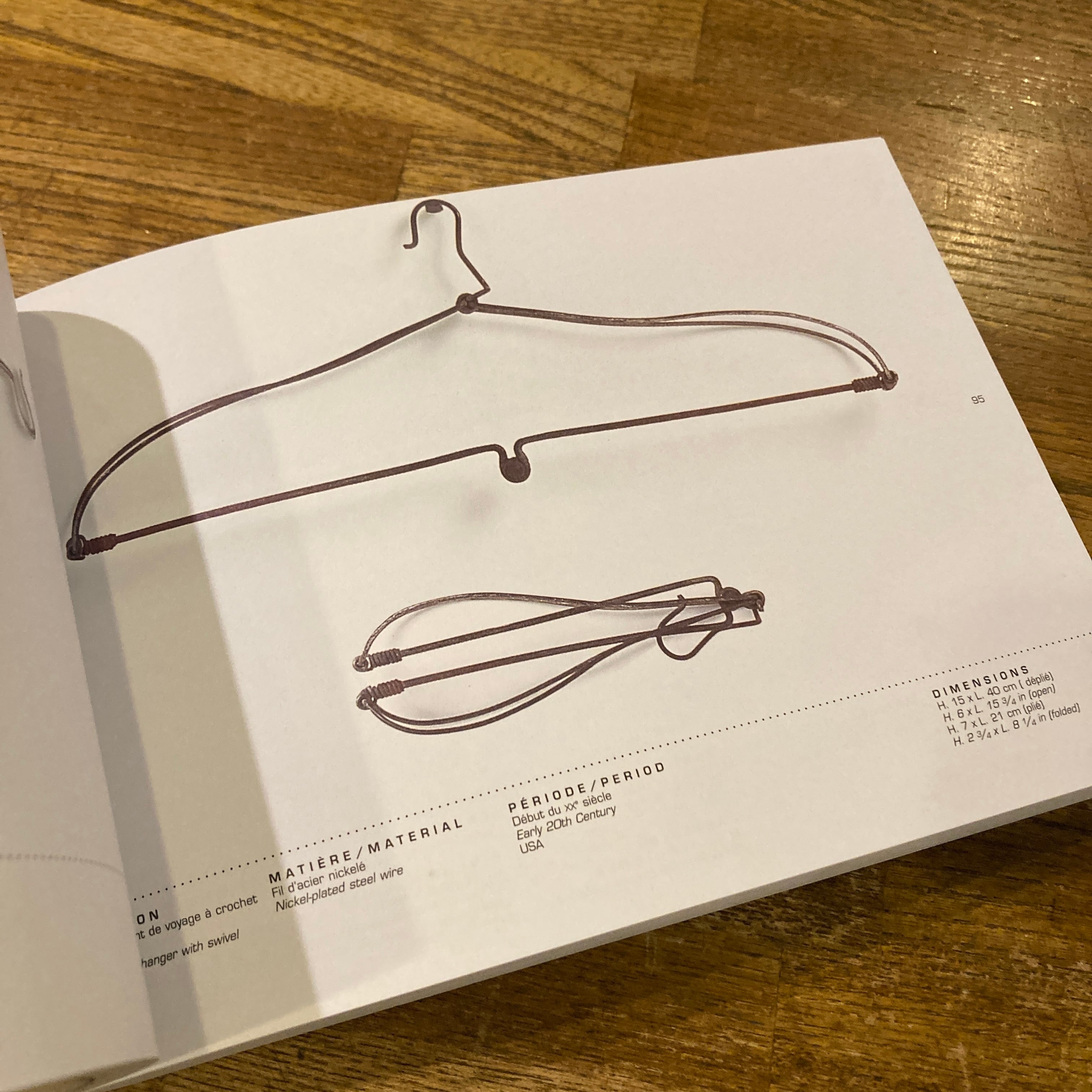CINTRES HANGERS / Daniel Rozensztroch | 百年