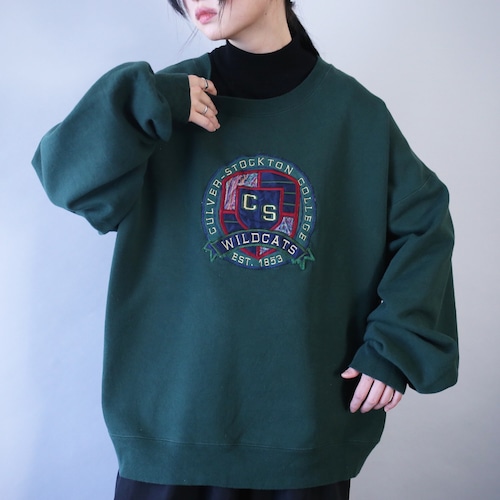 "刺繍"  one point big logo design XXL over silhouette sweatshirt