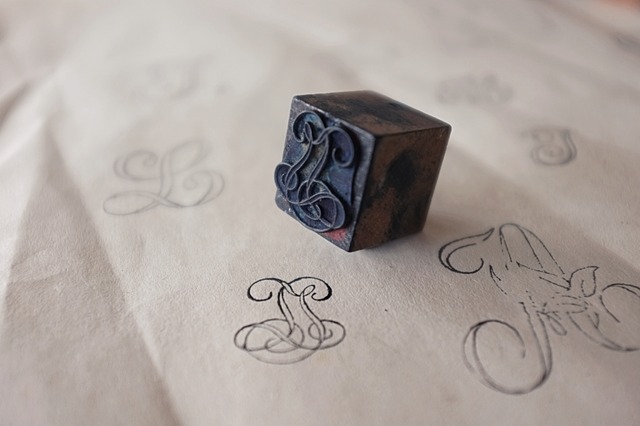 フランス 2.5c 曲芸的STとモノグラムと刺繍用スタンプ アンティーク