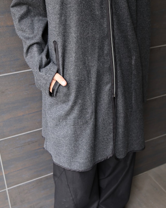 【COMME des GARCONS HOMME DEUX】zip up hooded half coat