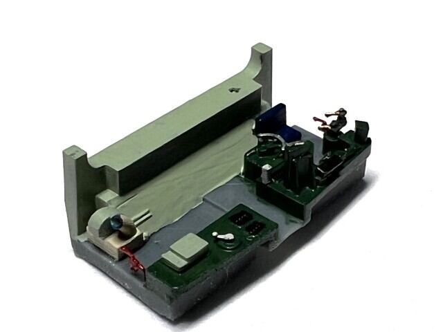 Nゲージ 】EF65用スポットクーラー付き運転台(KATO用) 未塗装1両分入