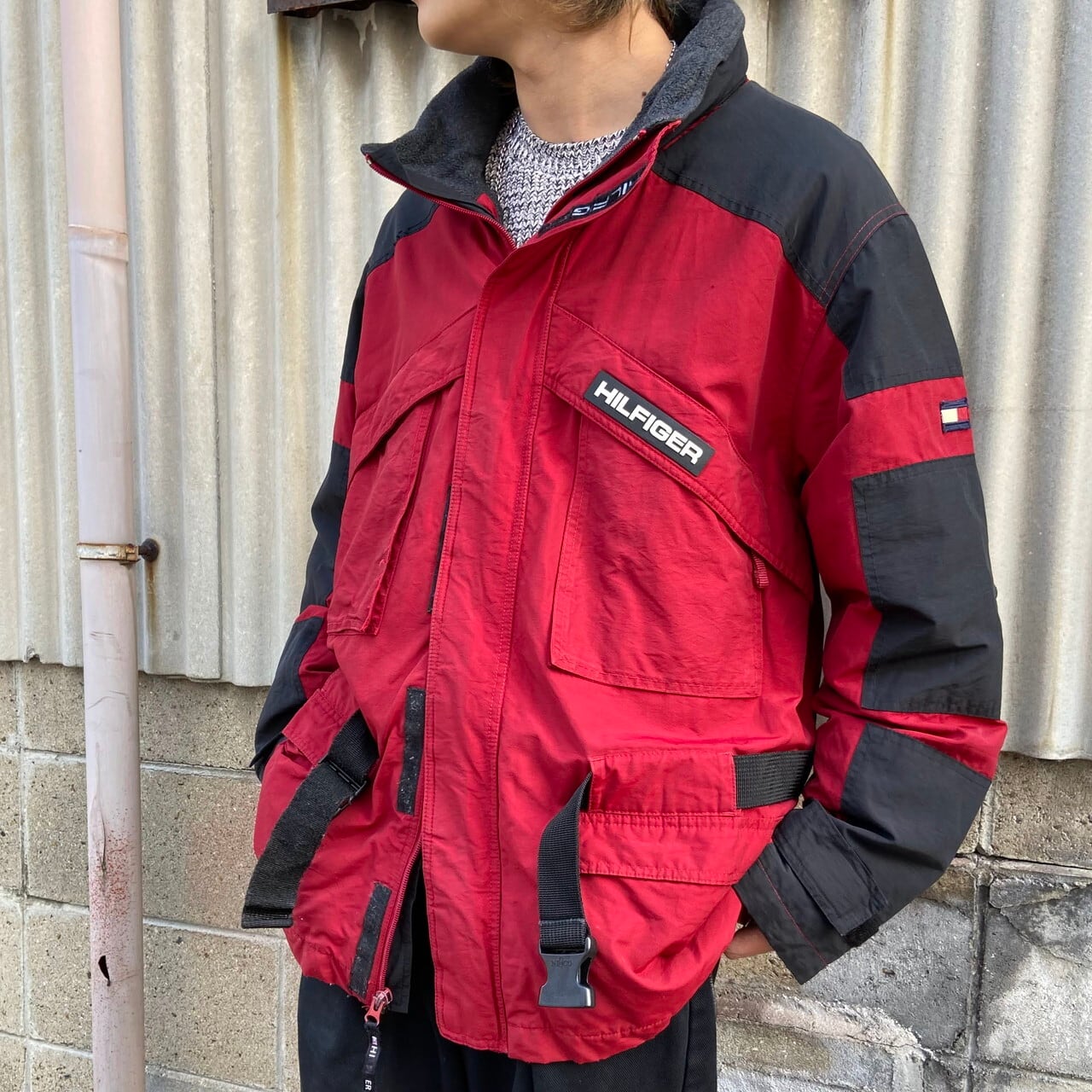 90年代 Tommy Hilfiger トミーヒルフィガー ビッグロゴ ウエストベルト コットン ナイロン アウトドアジャケット メンズxl相当 古着 フリースライナー 90s ヴィンテージ ビンテージ フード収納型 レッド 赤色 ナイロンジャケット Cave 古着屋 公式 古着通販サイト