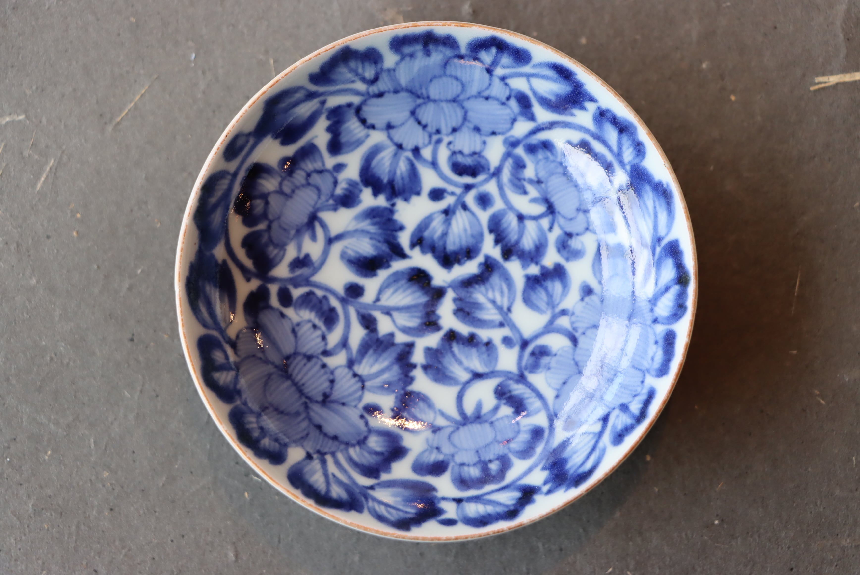 古伊万里 染付 花唐草文 蓋茶碗/Old Imari covered bowl | (有)新原美術
