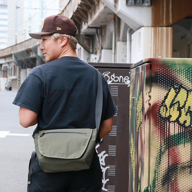 FUNCTIONAL　2024S/S NEW 　 090TI  "EWING"  LIGHT WEIGHT MESSENGER GBAG　SHOULDER BAG 　自転車　撥水加工　メンズ レディース　 1マイルバッグ　ライトウェイトメッセンジャーバッグ　ミニマル　ファンクショナル　通勤　通学