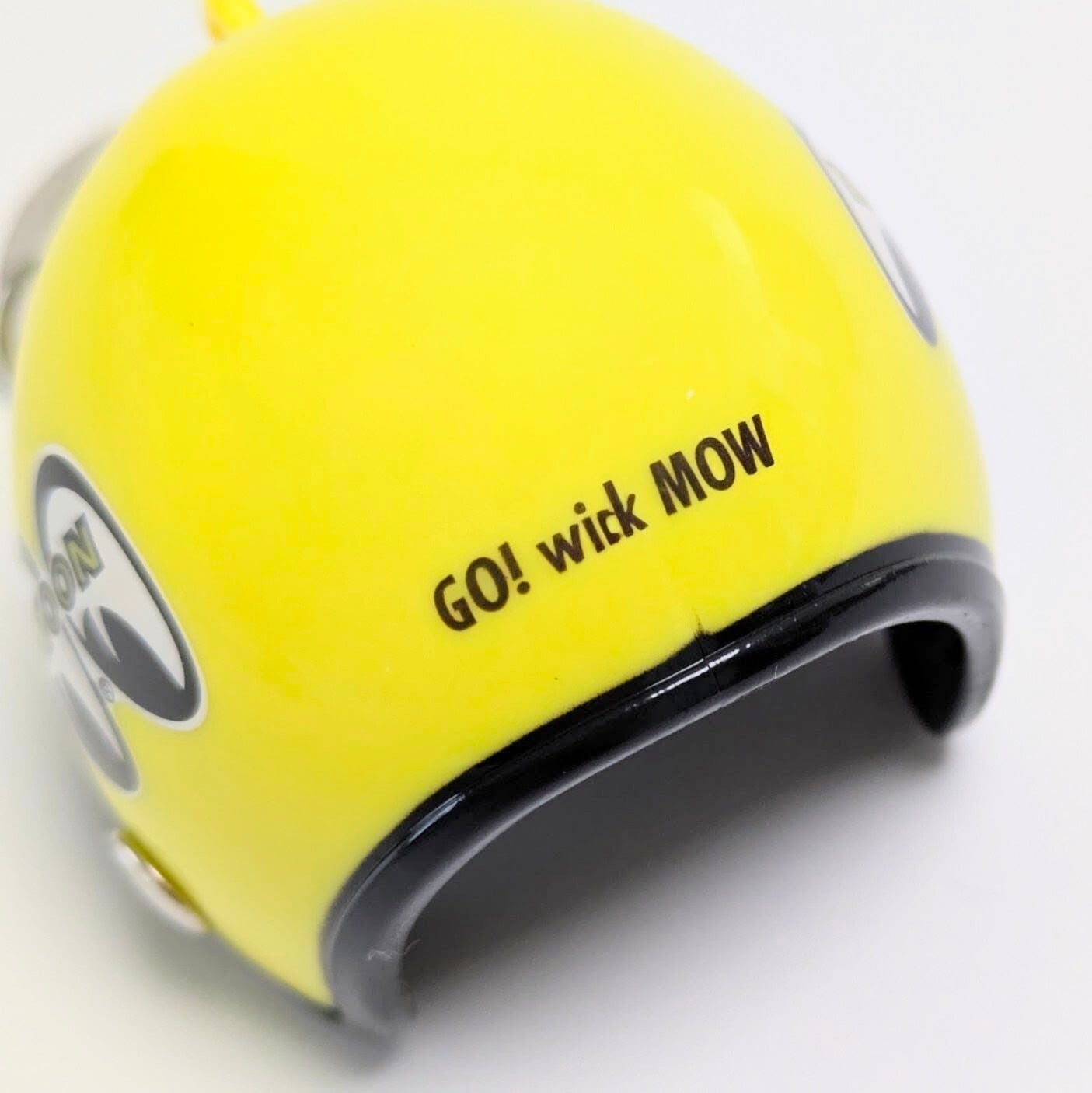 【 MOONEYES 】 MOON ヘルメットキーホルダー / バイクヘルメット / ホットロッド〚アメリカン雑貨 アメトイ〛