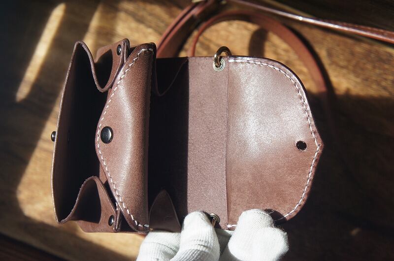 マヤベリーのアコーディオンミニポーチ【ダークブラウン