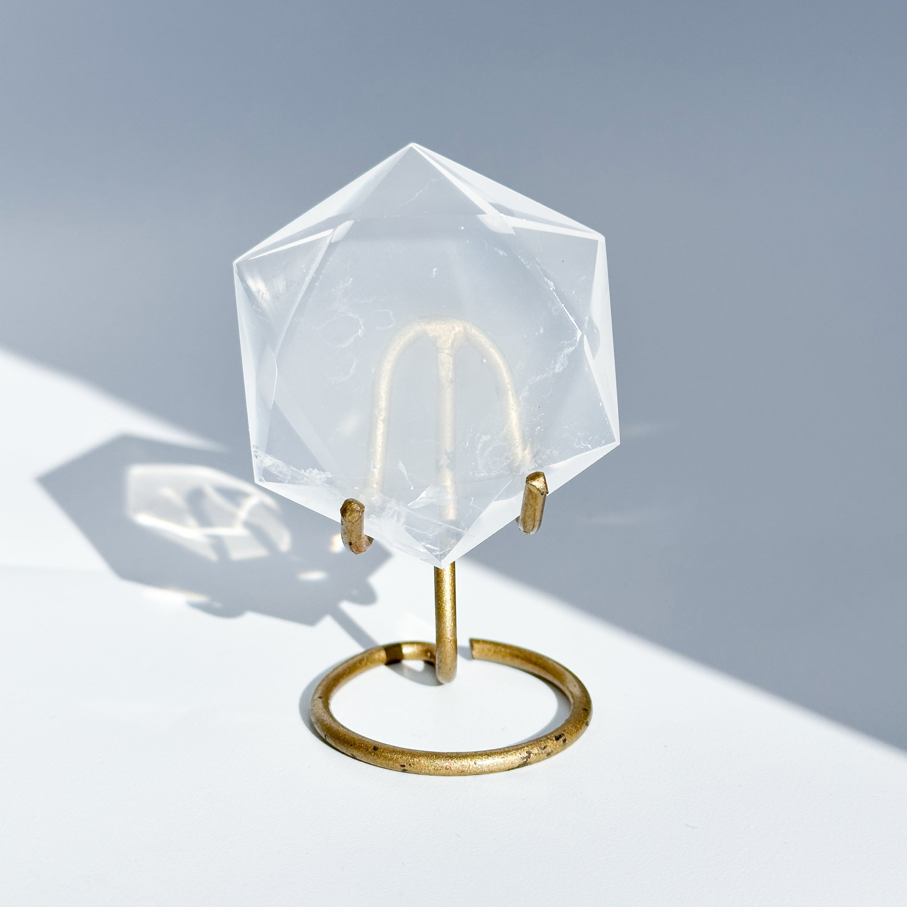 台座付き【高品質】ミナスジェライス産ヘキサグラム×ヘキサゴン(神聖幾何学)クリアクォーツ 六芒星カット47◇Clear Quartz hexagram◇天然石・鉱物・パワーストーン