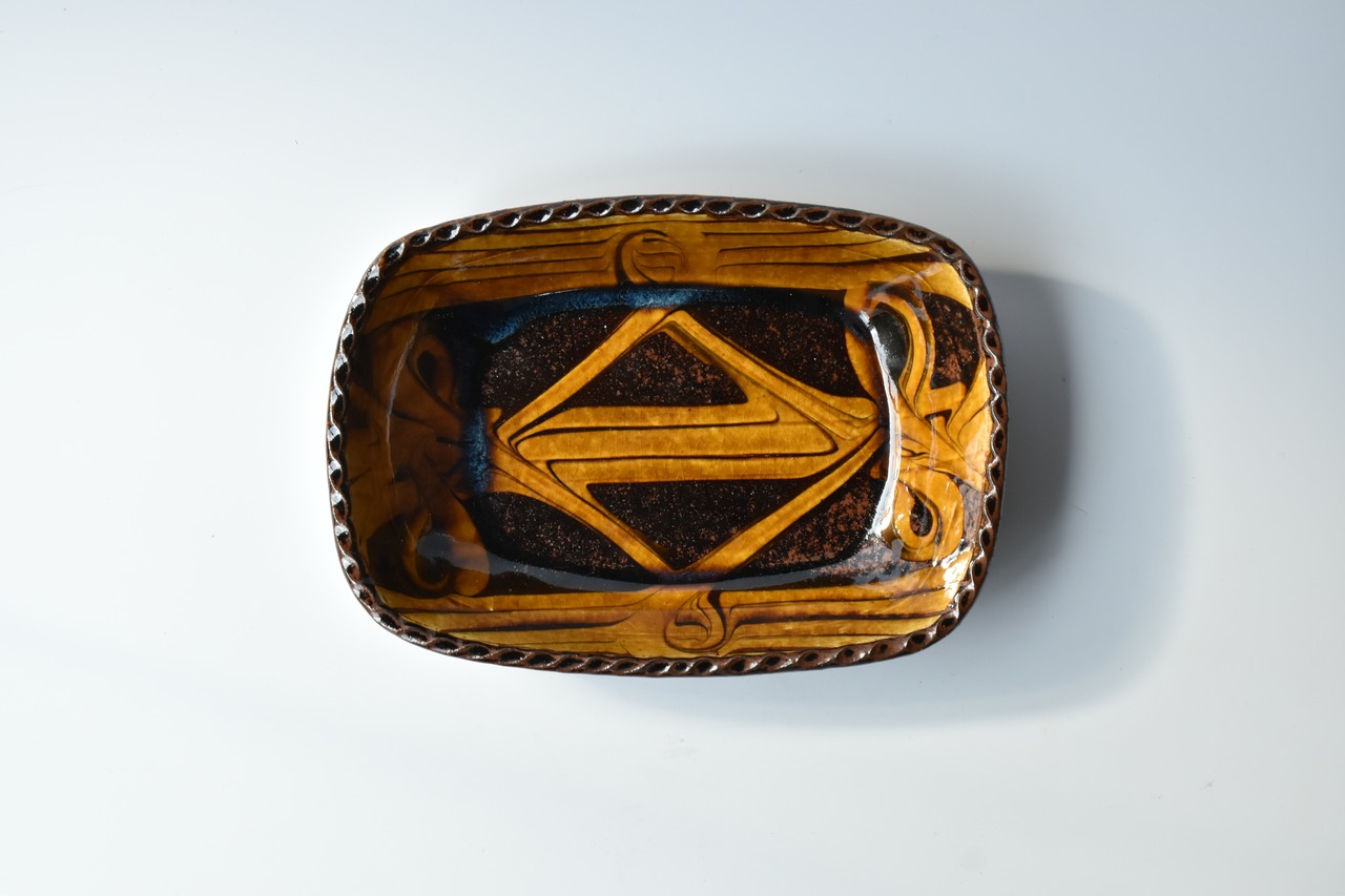 小代焼ふもと窯 / 井上尚之 : 長方鉢 スリップウェア ①