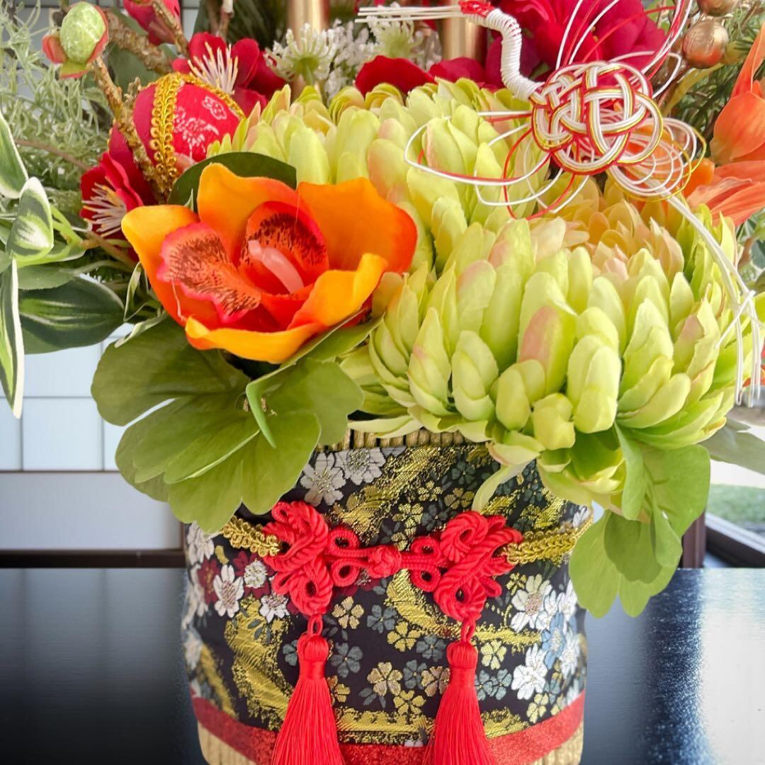 ⑮ 和モダン門松 M｜可憐な花々と竹が奏でる、モカアンドマルシェの迎春アレンジ ③ 和モダン門松 M｜可憐な花々と竹が奏でる、モカアンドマルシェの