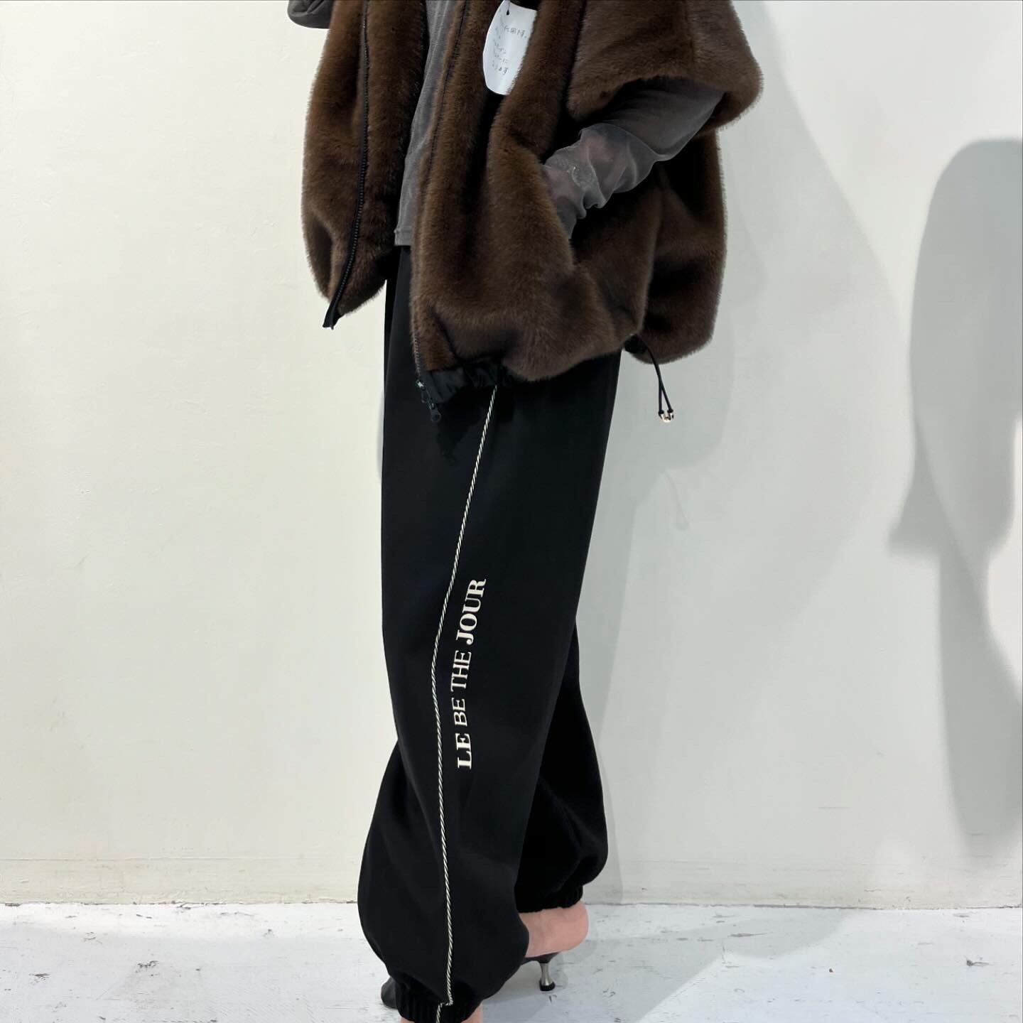 エイミーロウ eimeelaw テキストエンブロスウェットpants | Sister by  