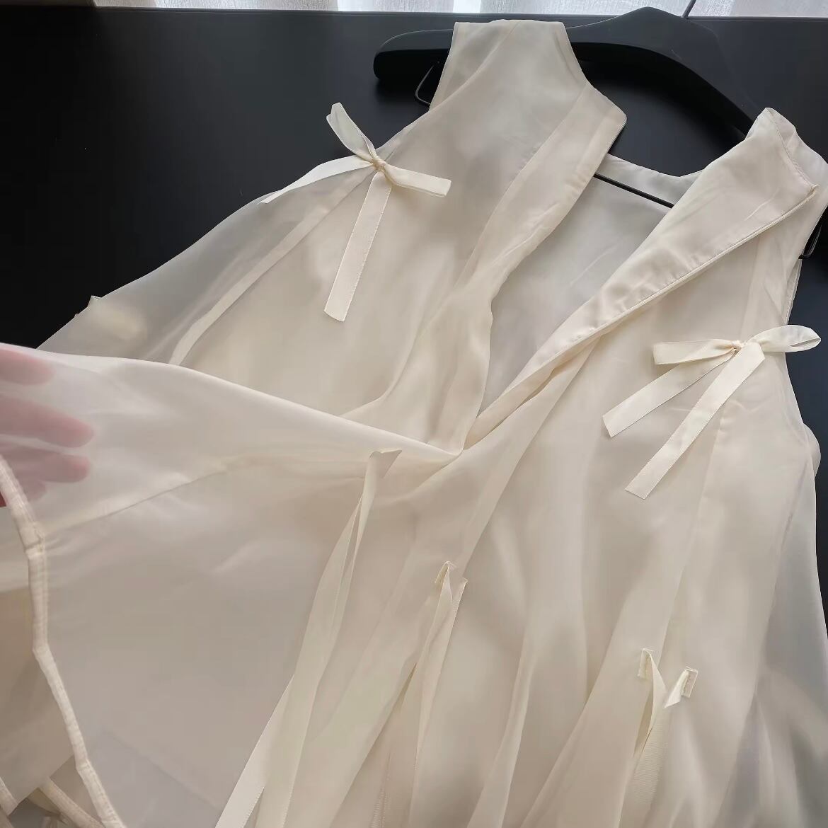 ribbon flare sleeveless tops