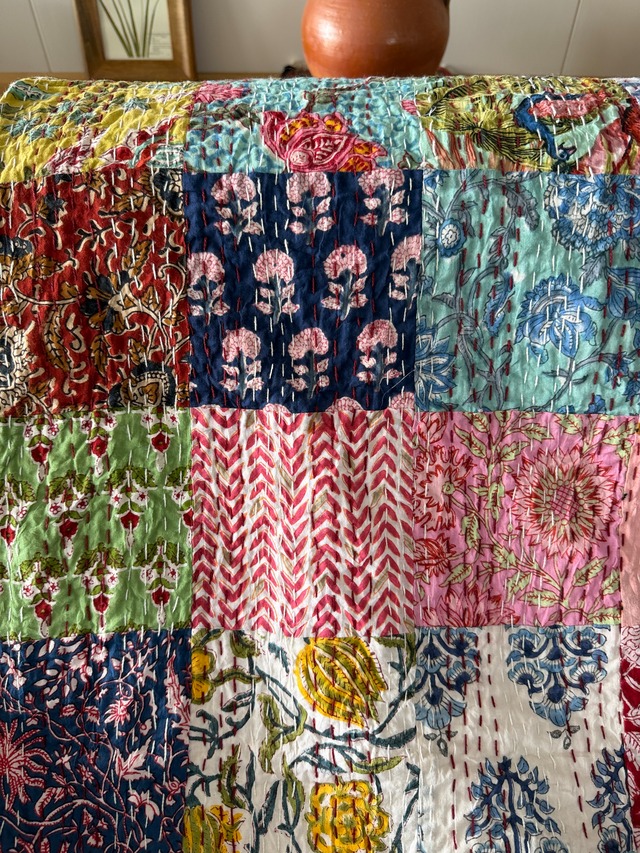 【送料込み】インド　パッチワーク　キルト　マルチカラー　IND27