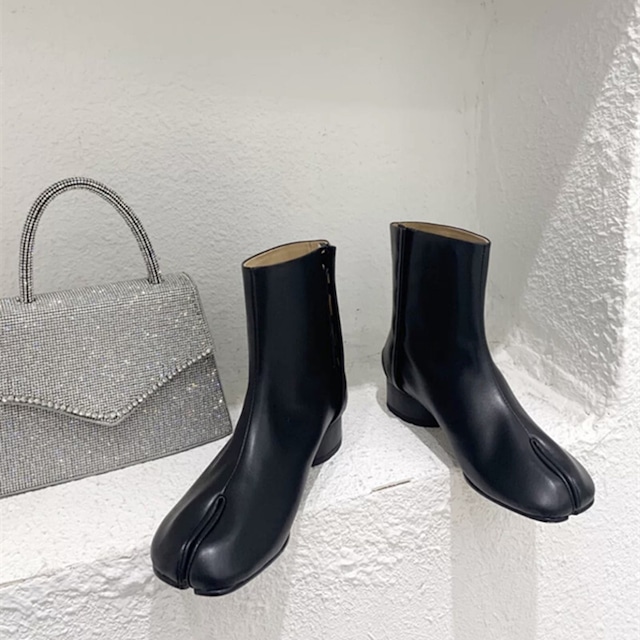 Tabi leather boots