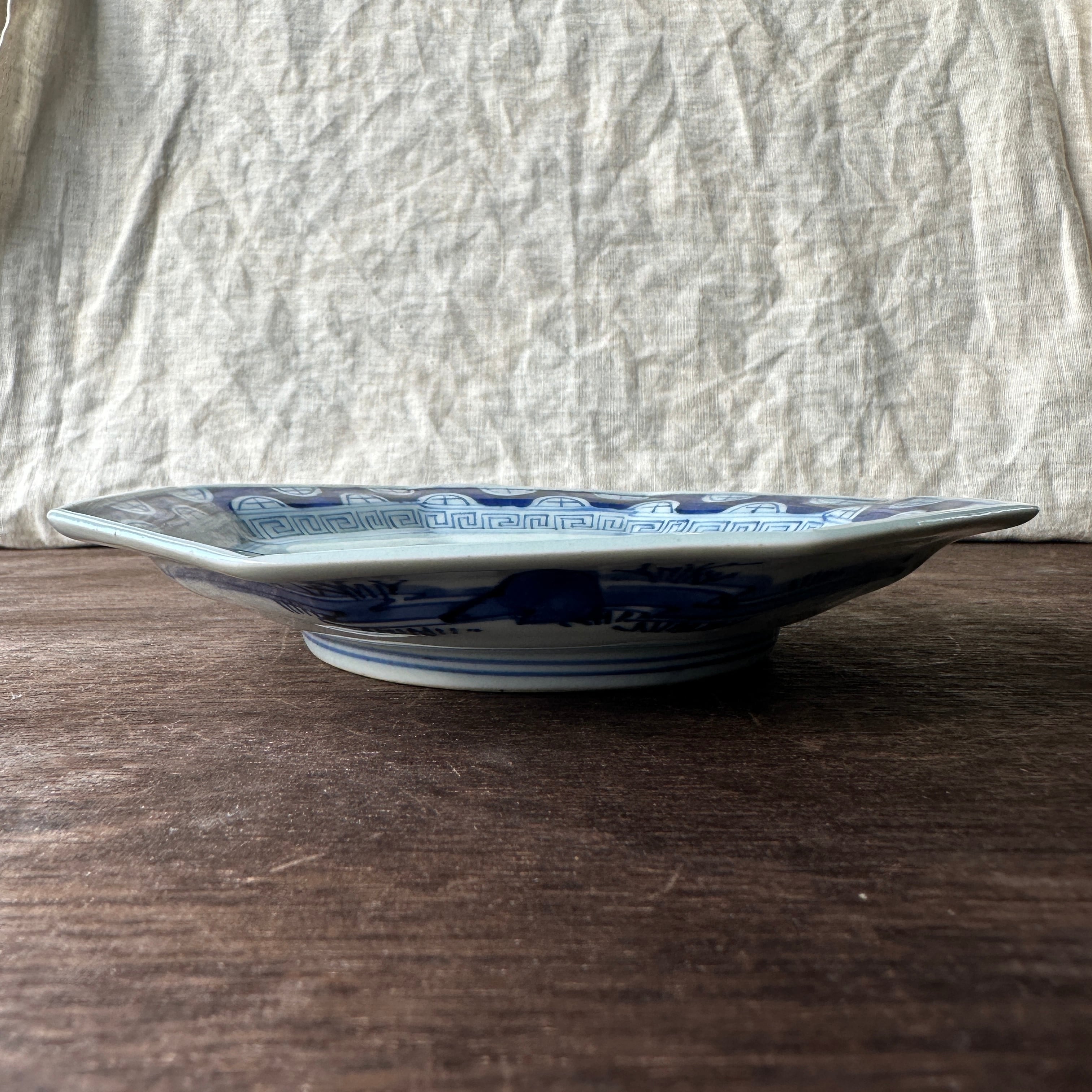 縁起のいい八角形の染付皿 (B) | むかしのうつわ 迦史庵