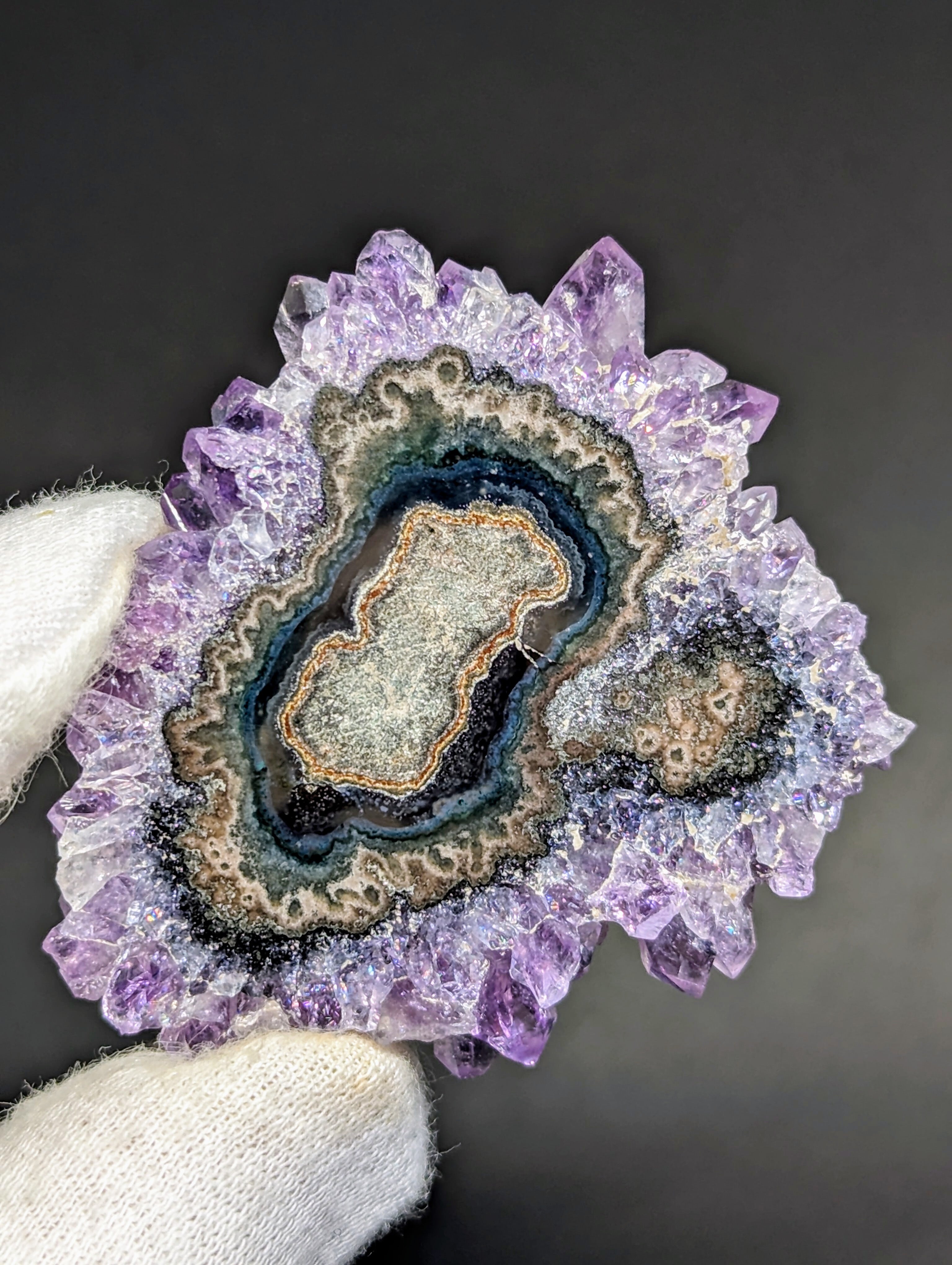 希少・アメジストクラスター ☆タイチン入り 専用台座付き アメジストドーム 台座付き＋おまけ（アメジストクラスター 台座付き）