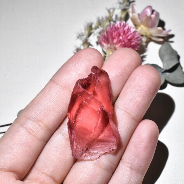 インドネシア産アンダラクリスタル原石 ストロベリーB