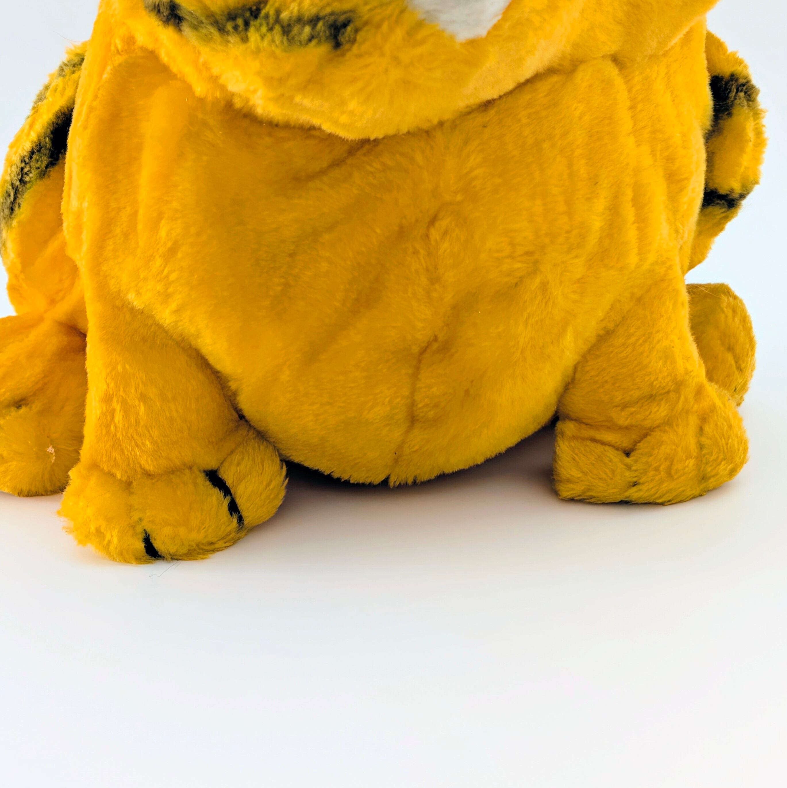☆ VINTAGE 1980年代初期 ☆【 Garfield ( ガーフィールド ) 】『 ガーフィールド / おすわり左向き ビッグサイズ！ 』ぬいぐるみ プラッシュ plush 1980年代年製 〚アメリカン雑貨 アメトイ〛