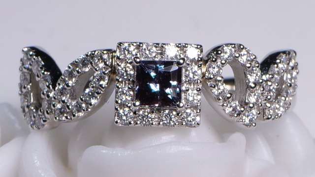 J29-4 Ptアレキサンドライトリング［01148172］