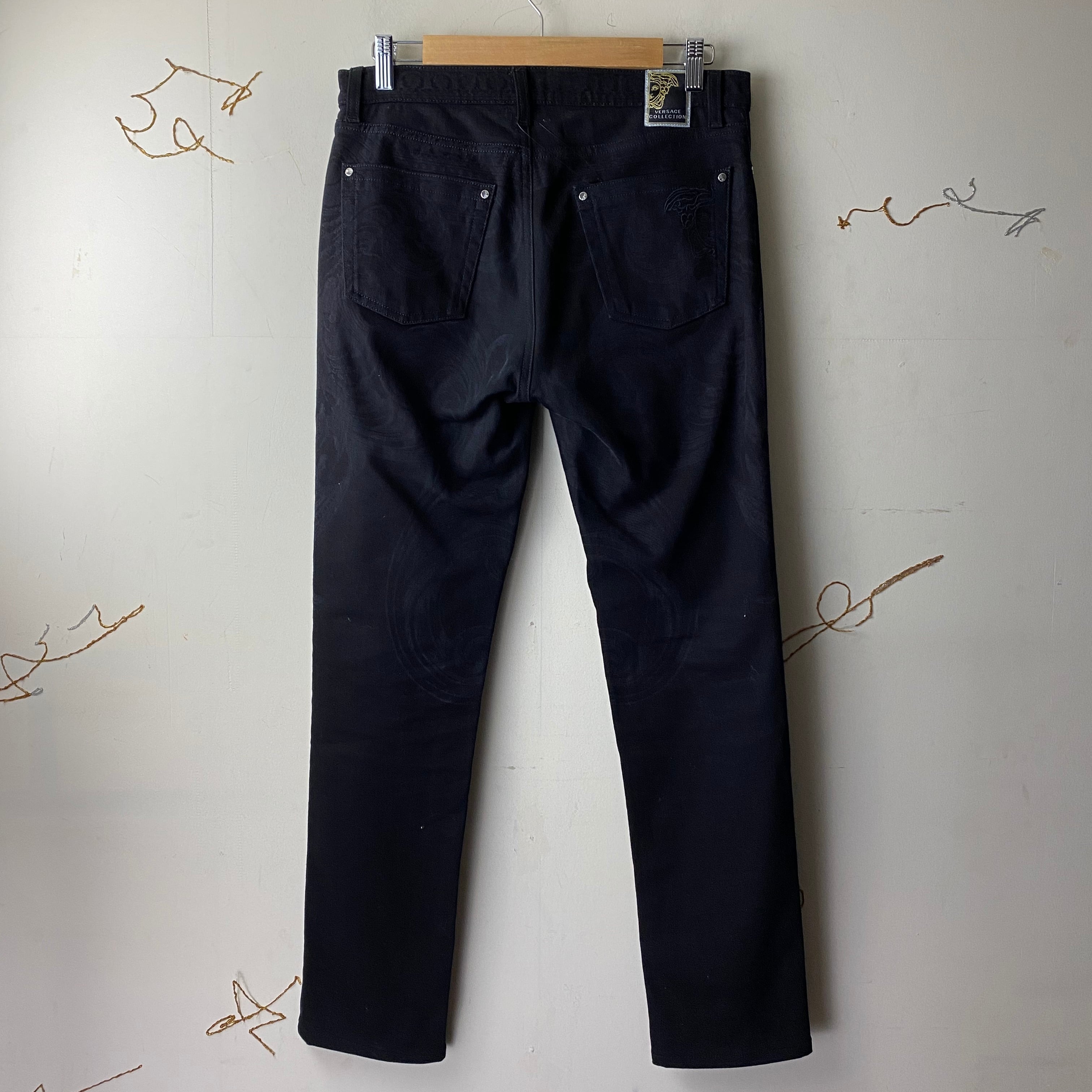 【関税&送料込み】Versace Denim Pants Clothing VERSACE COLLECTION damask print slim denim pants | NOIR ONLINE